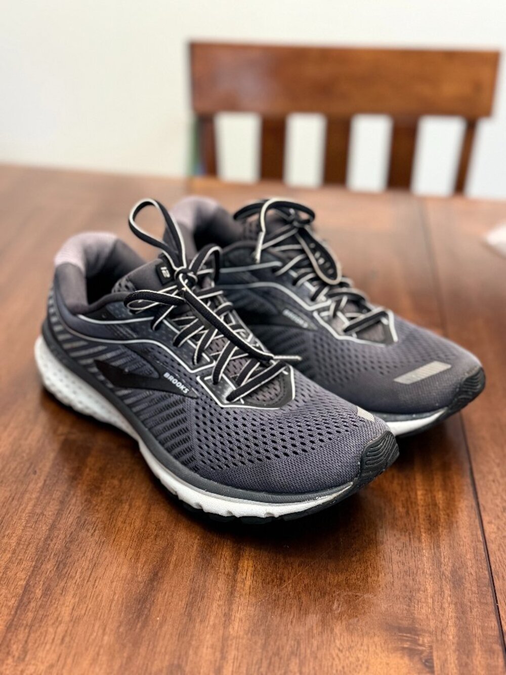 Brooks Ghost 12 Mens 9D Black Gray Running Shoes Gorpcore Y2K Athletic Core 4255
